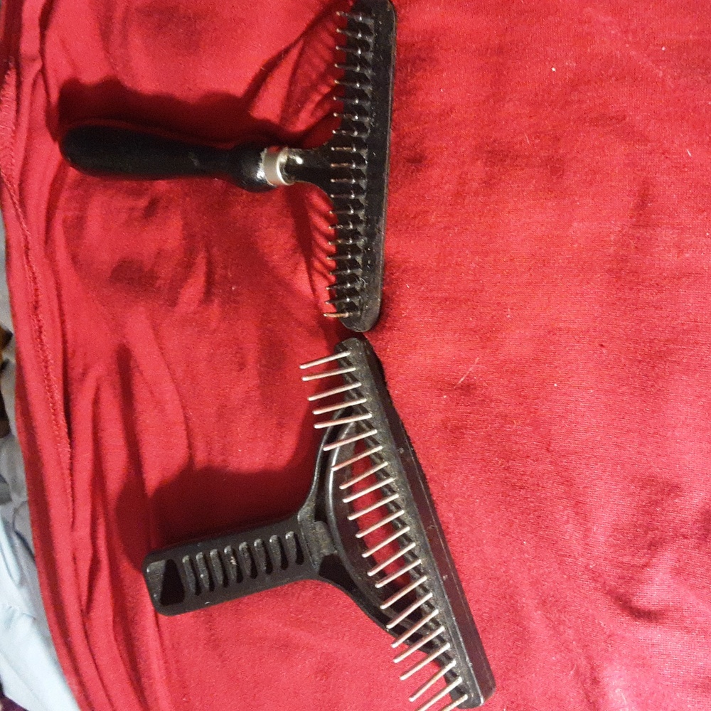 THE UNTANGLER RAKE AND VISTA UN DERCOAT RAKE
